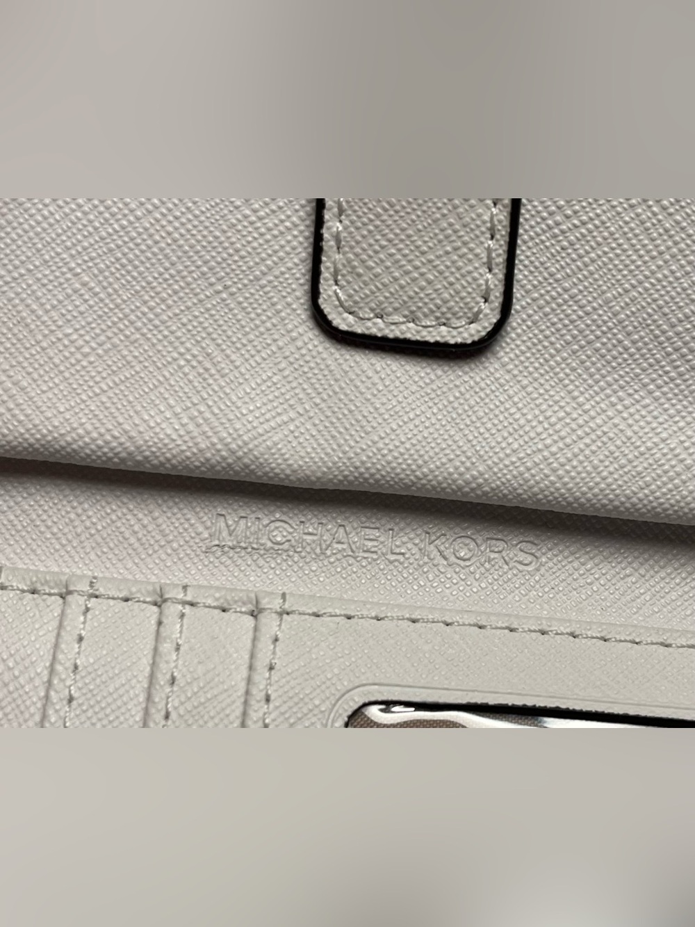 Michael Kors White Saffiano Leather Wristlet Clutch with Gold Hardware EUC - Picture 10 of 15